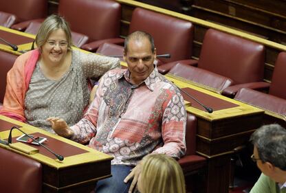 L'improbabile camicia ​di Yanis Varoufakis 2