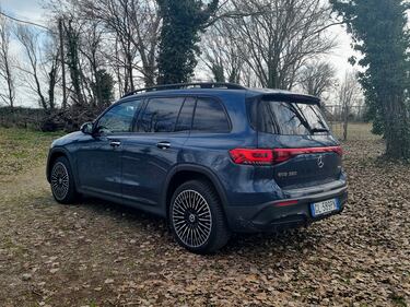 Mercedes-Benz EQB, le foto del suv elettrico: guarda la gallery 7