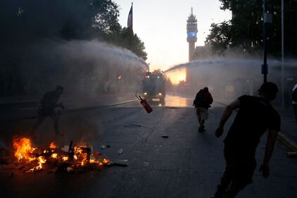 Cile, proteste a Santiago contro il caro-vita 2