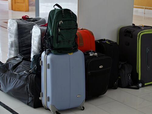 "Non disfate i bagagli quando tornate dalle vacanze, è pericoloso", cosa dice il medico