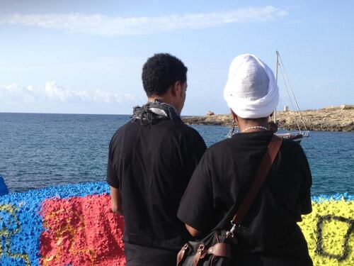 Lampedusa, commozione al molo