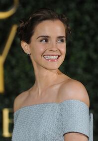 Emma Watson, sexy Bella sul red carpet 56