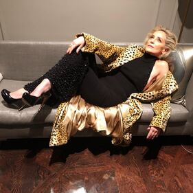 Sharon Stone in look leopardato per i fan e la stampa 1