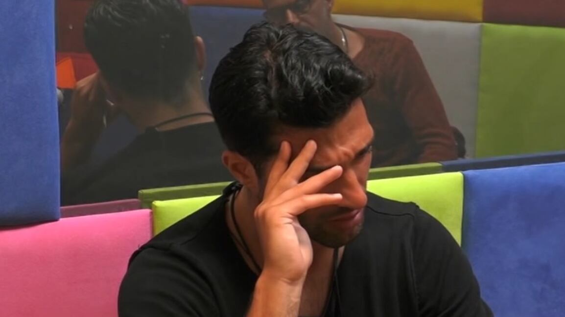 Gf, Michael Terlizzi scoppia in lacrime: “Ho solo pensieri negativi”