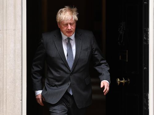 Londra cerca il nuovo premier Sunak in pole, partito diviso. Ma ora BoJo vuole la rivincita