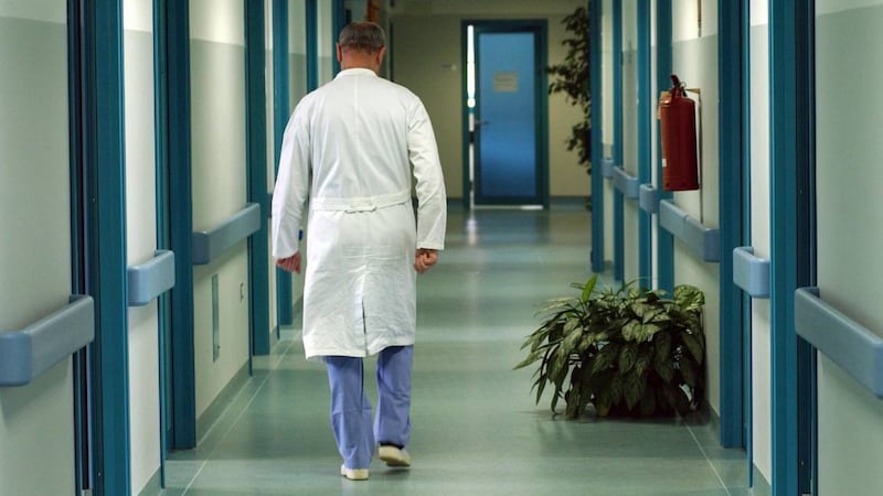 Cento protesi del pene gratis, 5 medici indagati