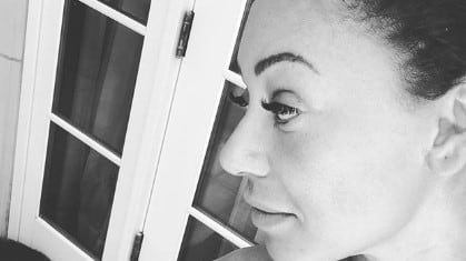Lutto per Mel B, morta la bisnonna di 107 anni. La cantante vola ai Caraibi per l'addio