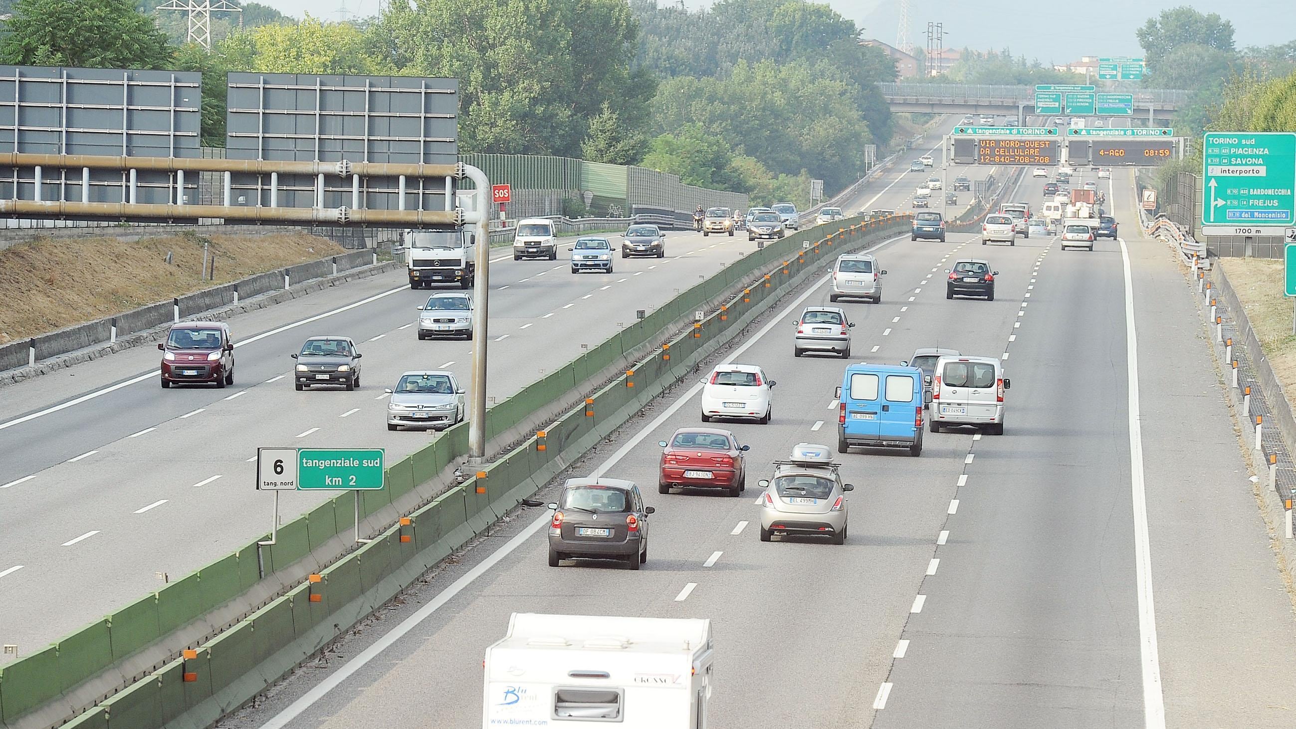 Le autostrade sono vuote. E la crisi cancella pure l'allarme "bollino nero"