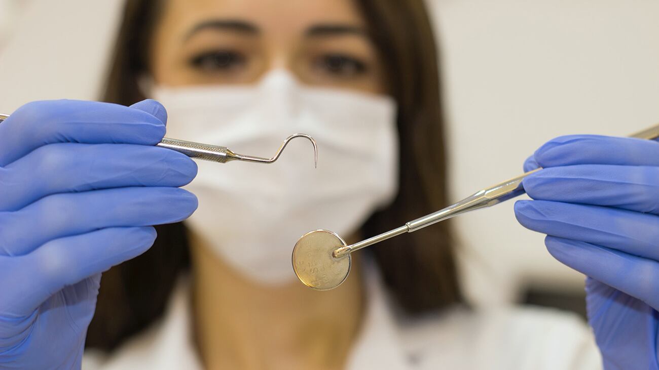 Denti sani anche a 70 anni: controlli e cure odontoiatriche indispensabili