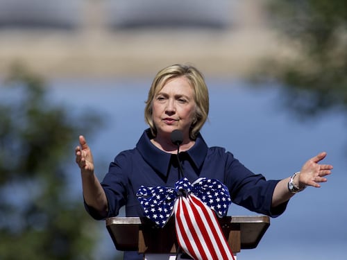 Hillary Clinton si scusa per lo scandalo email