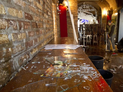Raid in pub romano, arrestate tre persone: due sono ultrà laziali