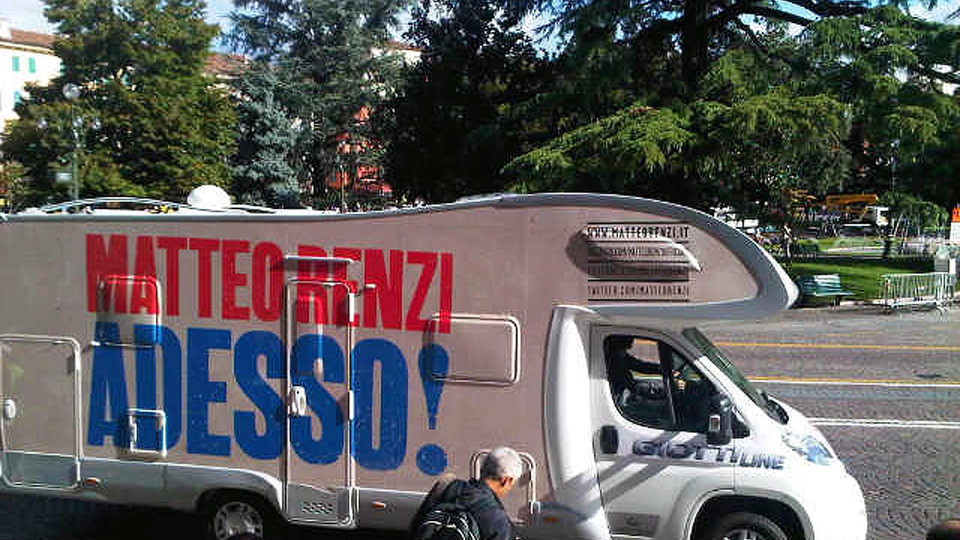 Renzi: "I delusi del Pdl a me". Alfano: "Finirà per votarci"