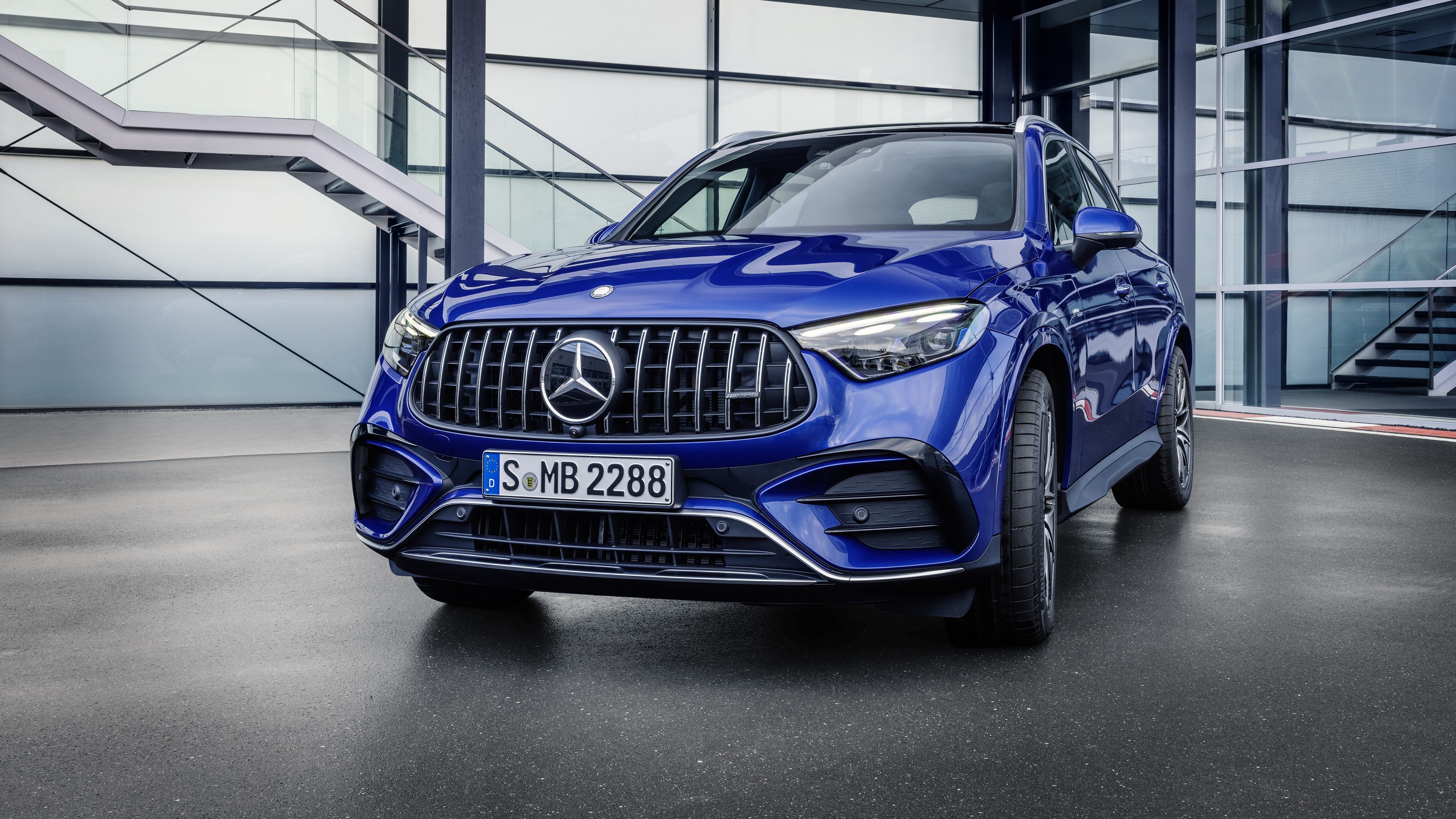 Mercedes-Benz GLC: arrivano due versioni griffate AMG