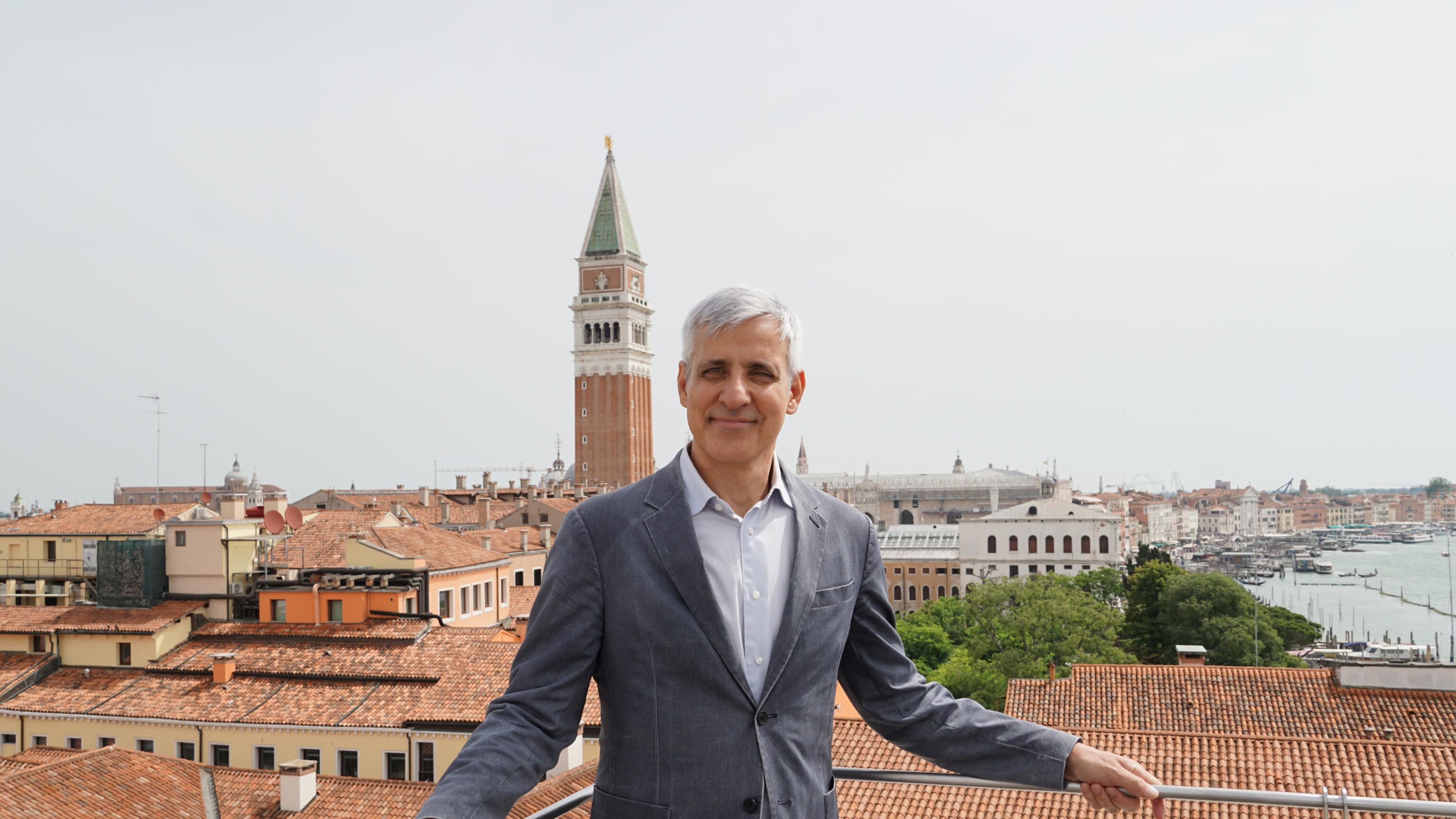Sud, stranieri e queer: una Biennale "di bandiera"