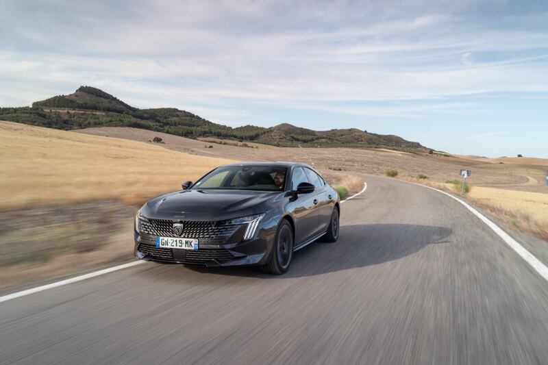 Nuova Peugeot 508 2023: guarda le foto 2