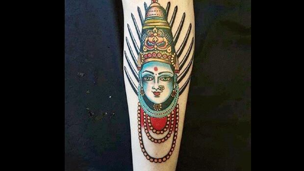 India, turista minacciato di scuoiamento per un tatuaggio