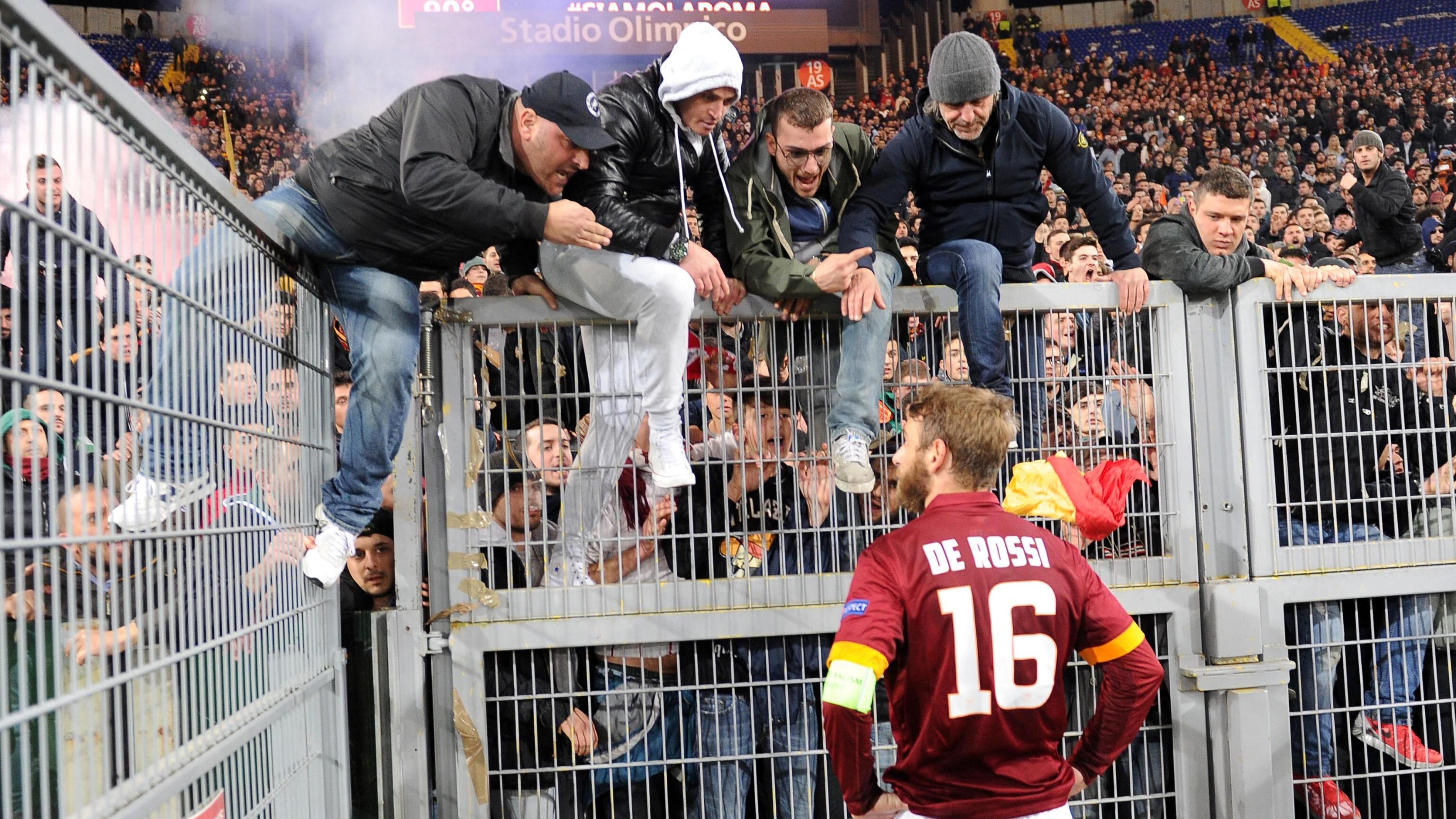 Europa League, disfatta della Roma. La rabbia dei tifosi