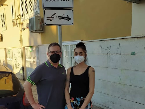 Strisce ben visibili per i posti auto dei disabili. Una bella iniziativa ad Afragola