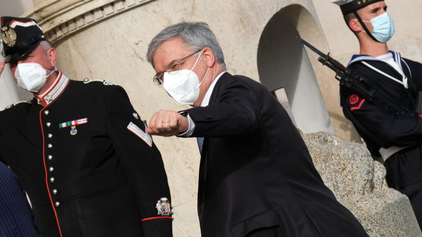 "Noi non lo votiamo...": esplode la rivolta contro Conte