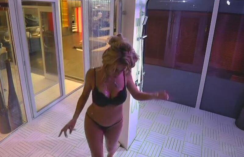 Pamela Prati e Valeria Marini: amiche sexy al Grande Fratello Vip 25