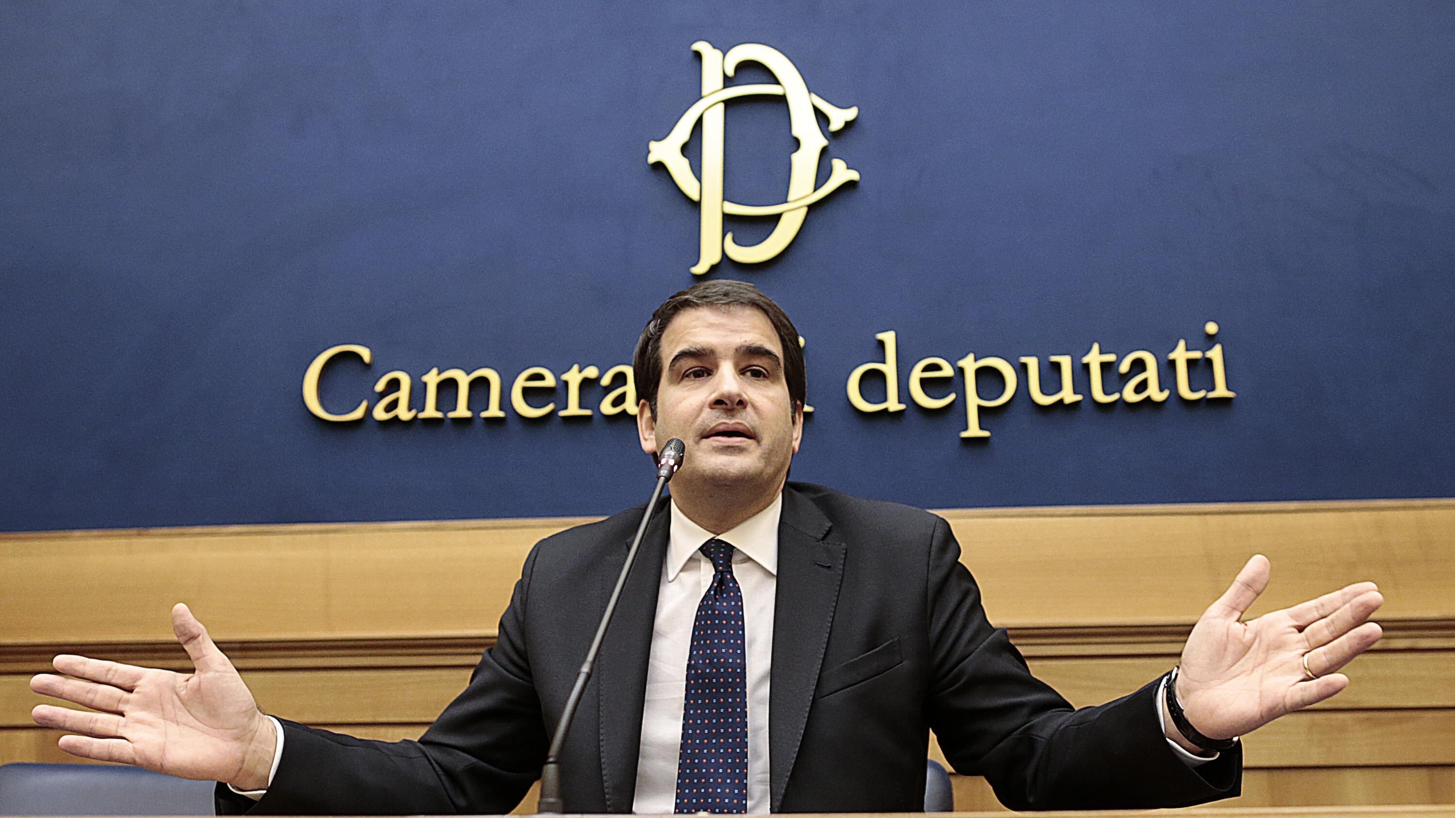 Fittiani allo sbando tra addii e accuse incrociate