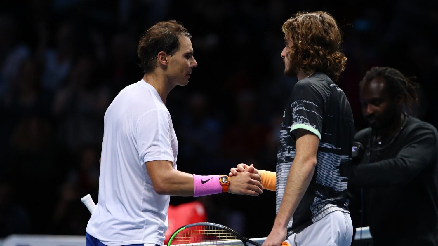 Atp Finals, Nadal batte Tsitsipas 2-1. Ora deve fare il tifo per Medvedev