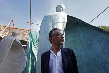 La statua di restaurata di Giovanni Paolo II 3