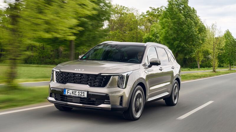 Kia Sorento PHEV 2025: guarda la gallery del nuovo SUV ibrido plug-in 14