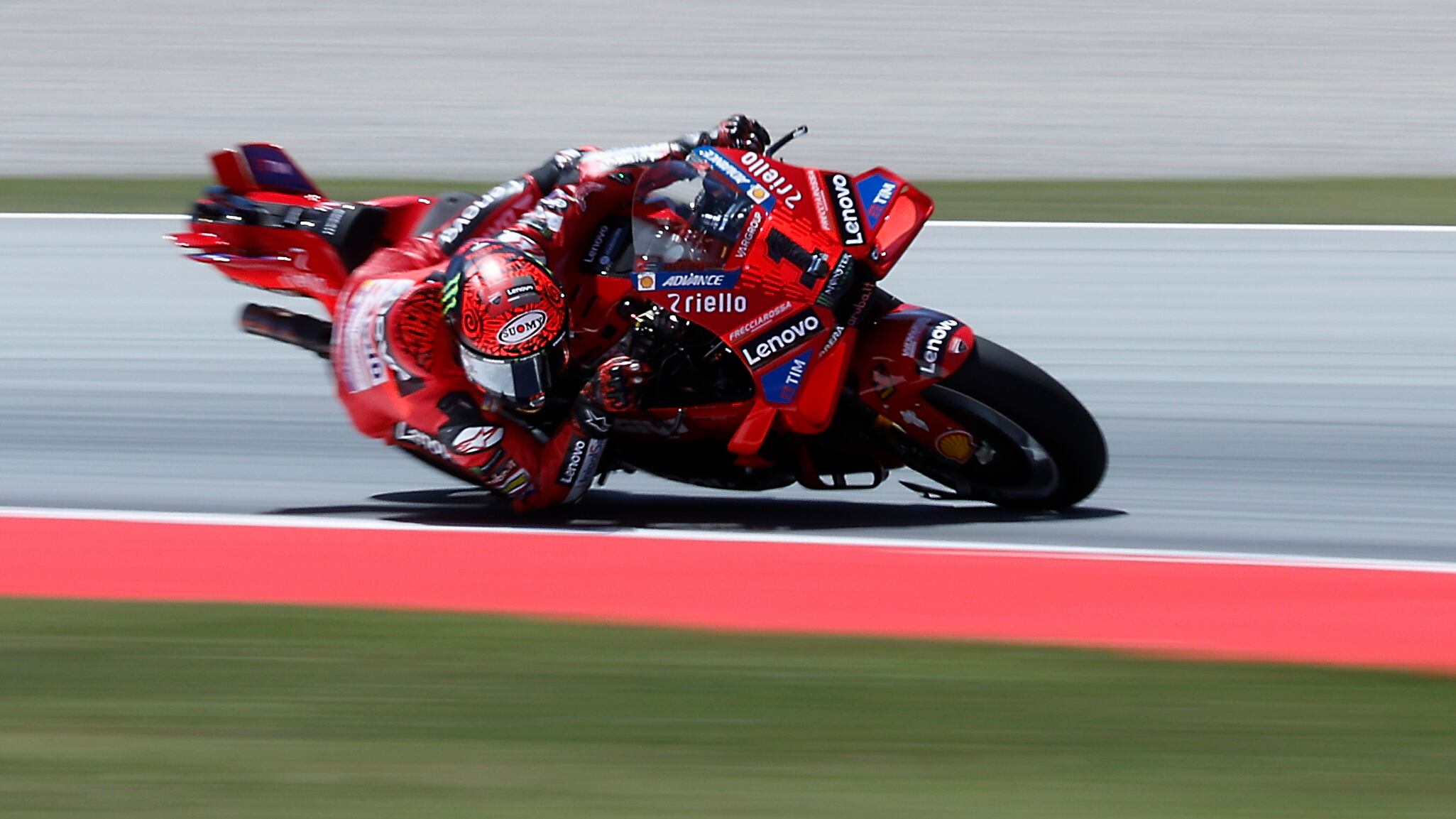 MotoGP, Bagnaia sorride: è sua la Sprint Race di Motegi, soltanto 4º Martin