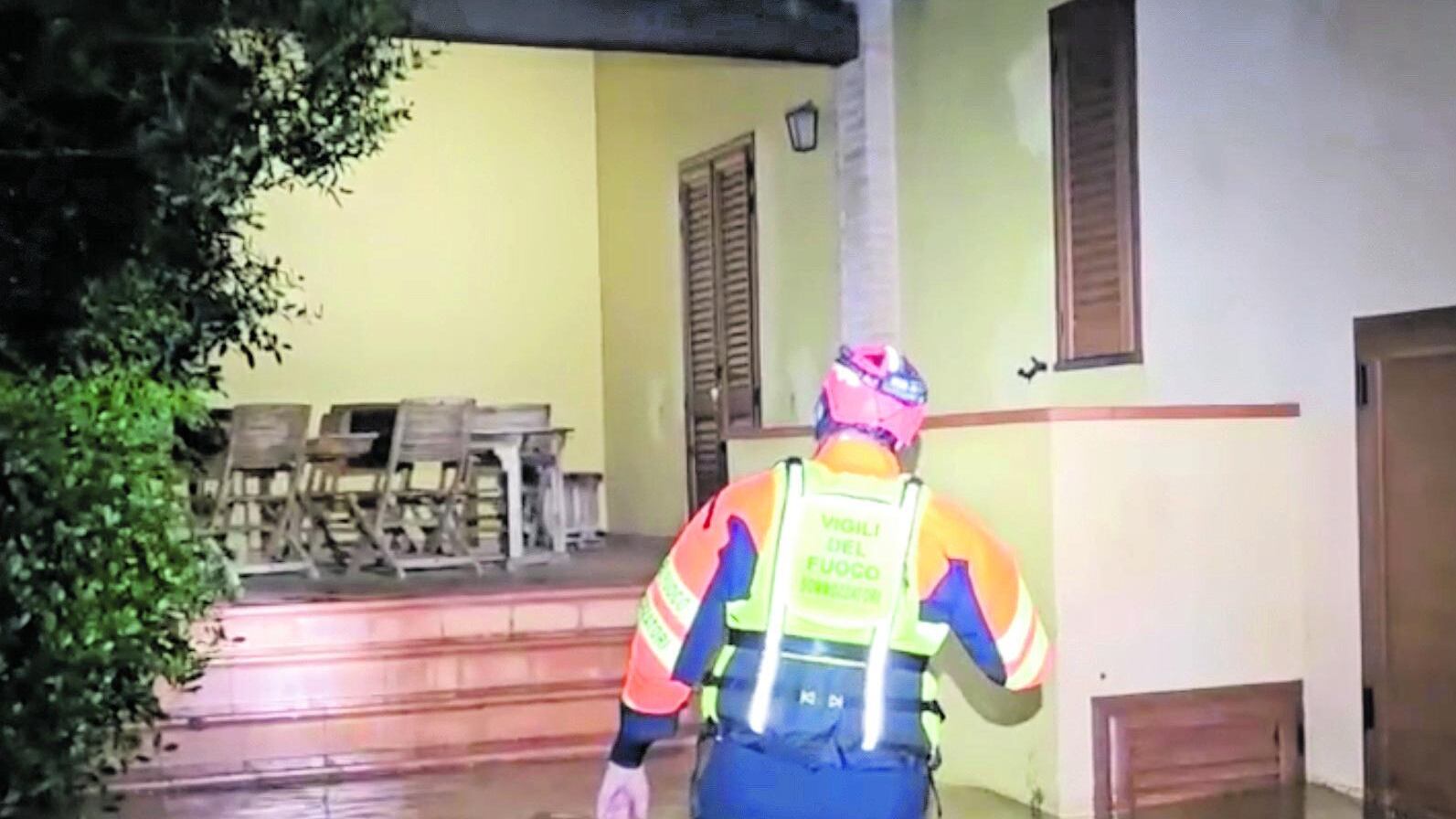 Bimbo di 5 mesi e nonna dispersi: "Era in braccio, le è sfuggito"
