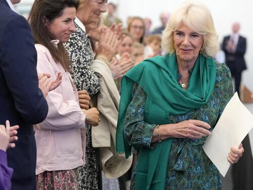 “Ti consiglio di divorziare”. Lo strano suggerimento di Camilla a William