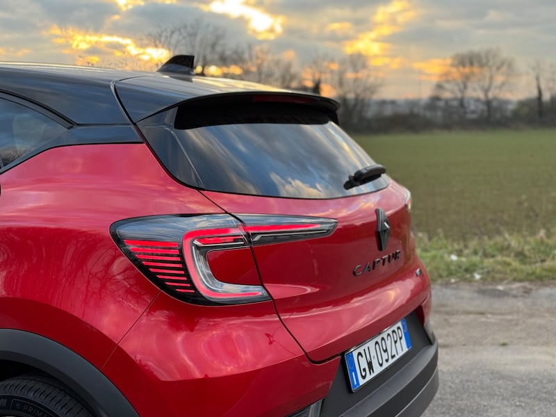Renault Captur E-Tech 2025: guarda la gallery del B SUV ibrido 7