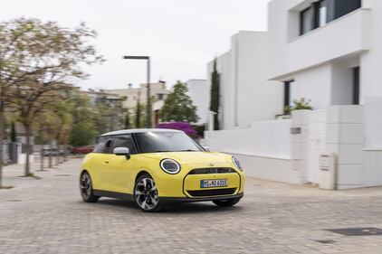 Mini Cooper SE: guarda tutte le foto 16