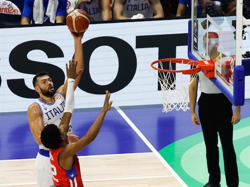 Italia da impazzire. Batte Porto Rico 73-57 e dopo 25 anni torna ai quarti