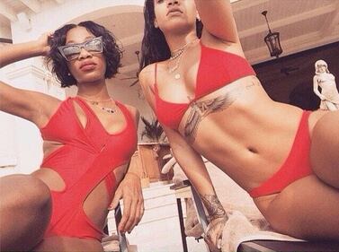 Rihanna, bikini rosso e vacanza alle Barbados 1