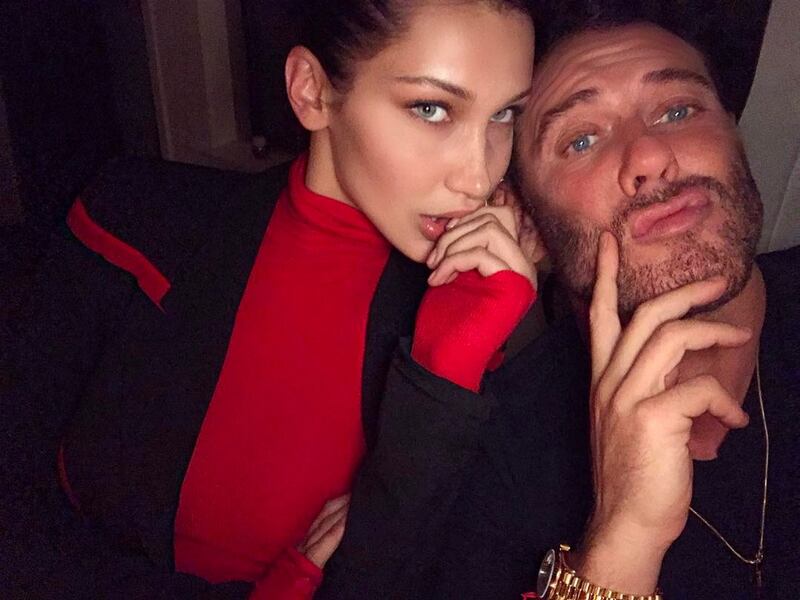 Bella Hadid sexy in bikini rosso 7
