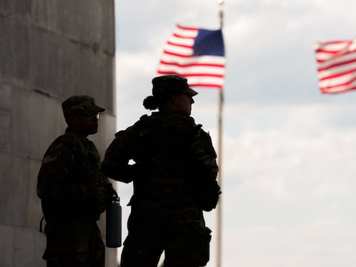Militari a Washington, la città fa causa al presidente Trump: "Ha violato la nostra sovranità"