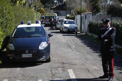Roma, chiama il 112 e confessa l'omicidio. : "Ho ucciso mia madre" 10