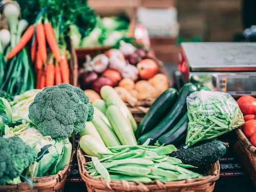 Aflatossine, pesticidi e salmonella: ecco la lista dei cibi da evitare