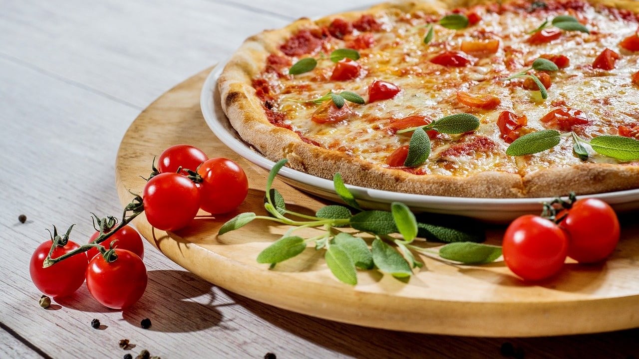 Non c'è limite alla voglia di pizza, grande evento a Napoli