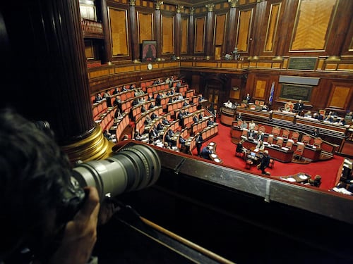Manovra, i grillini propongono Iva al 10% su profilattici maschili e femminili
