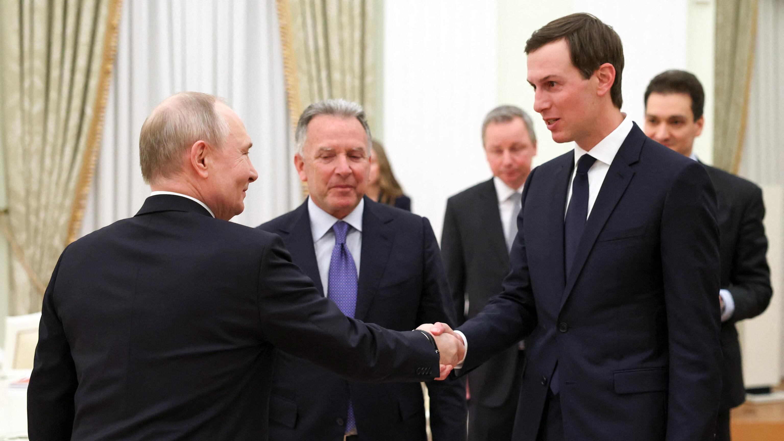 Mosca: "Kiev lasci il Donbass". Zelensky: "Trump ci darà i Patriot". Meloni: "Per prima dissi che l'Europa deve svegliarsi"