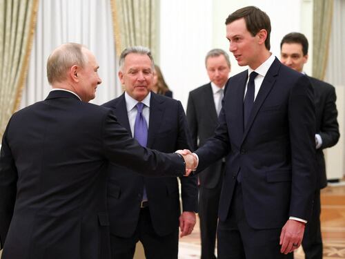 Mosca: "Kiev lasci il Donbass". Zelensky: "Trump ci darà i Patriot". Meloni: "Per prima dissi che l'Europa deve svegliarsi"