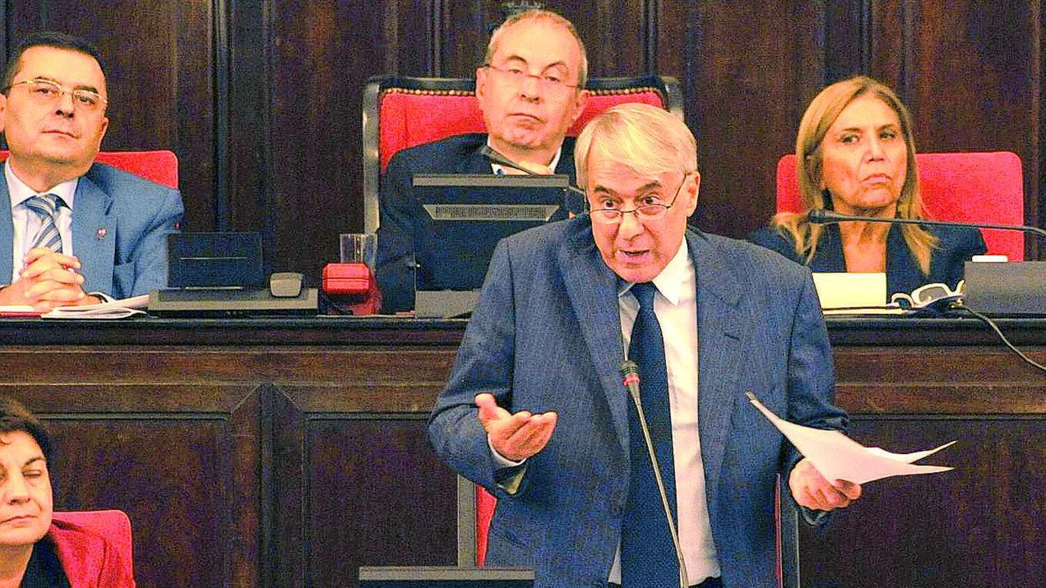 Dopo Sea l'ortomercato: Pisapia alla frutta