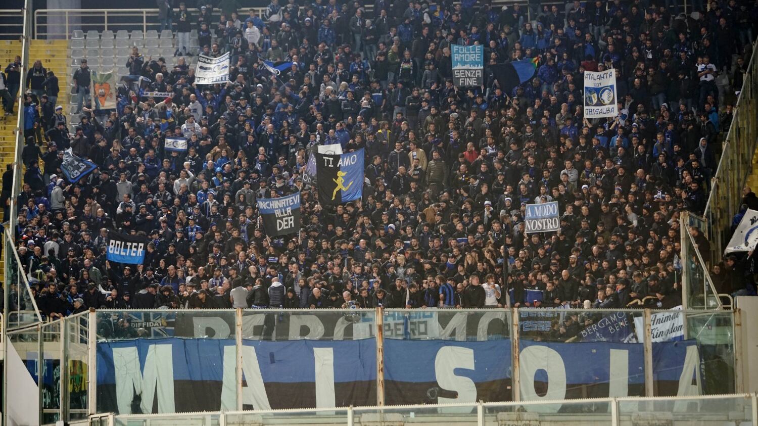 Fiorentina-Atalanta, scontri tra polizia e ultras: cinque agenti feriti
