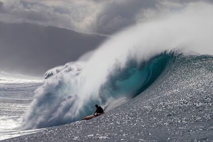 Triple Crown of Surfing, prima grande giornata di surf alle Hawaii 10