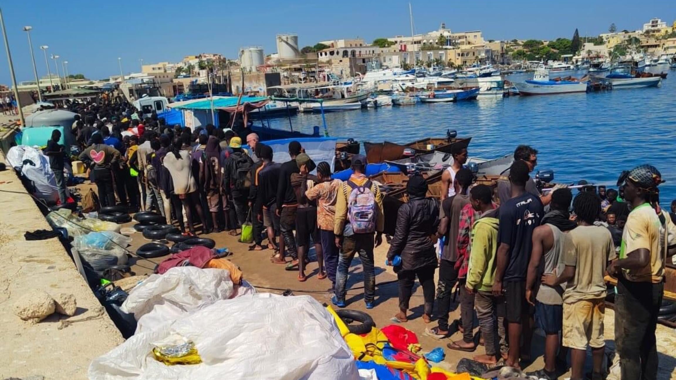 "Sembra un'invasione". Oltre 6mila migranti nell'hotspot di Lampedusa