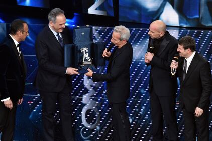 Sanremo 2016: gli abiti della prima serata 49