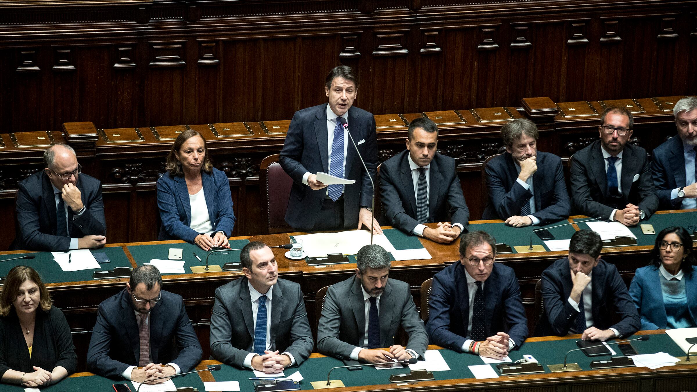 Ora è guerra alle Regioni: il governo impugna le ordinanze