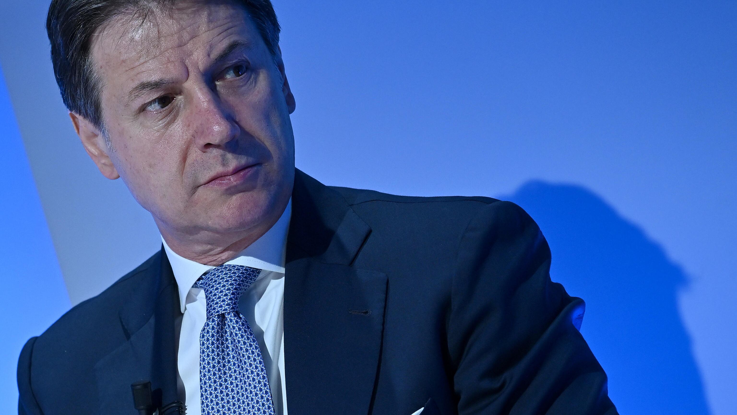 Conte: "Sostegno a Draghi. Ma non accetto lezioni di atlantismo"